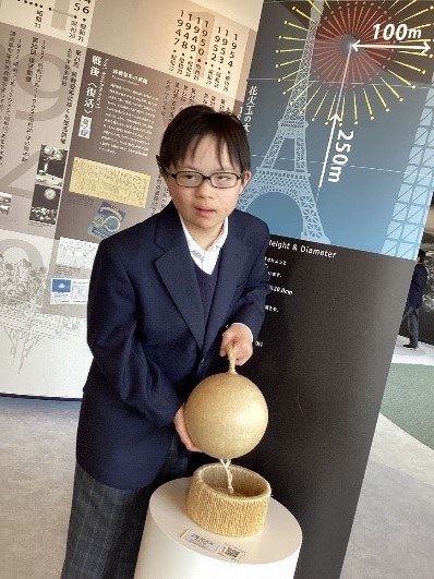 写真：中学部校外学習「はなび・アム」