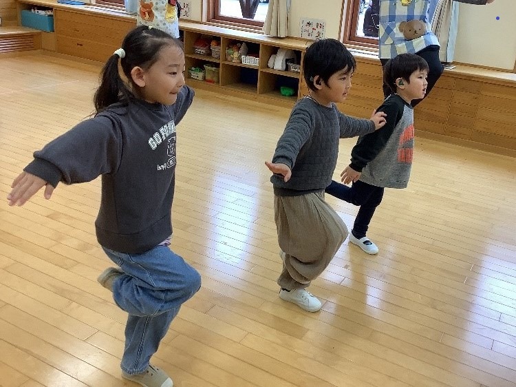写真：幼稚部体操教室1