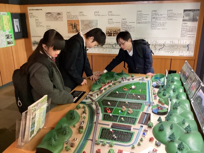 写真：中学部校外学習「県立農業科学館」