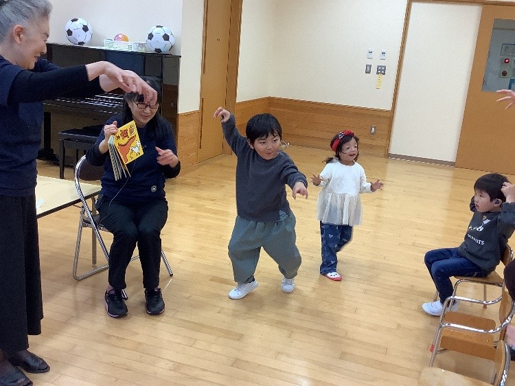 写真：幼稚部おはなし会2