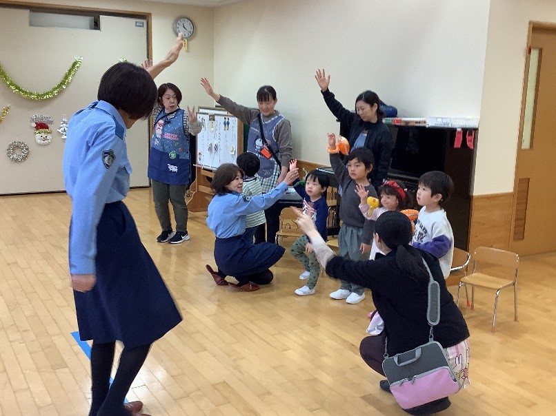 横断歩道の渡り方のお話の様子