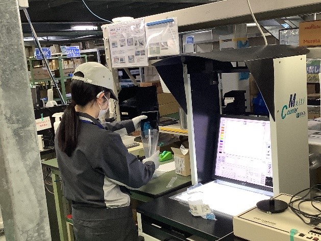 横手精工株式会社での作業の様子1