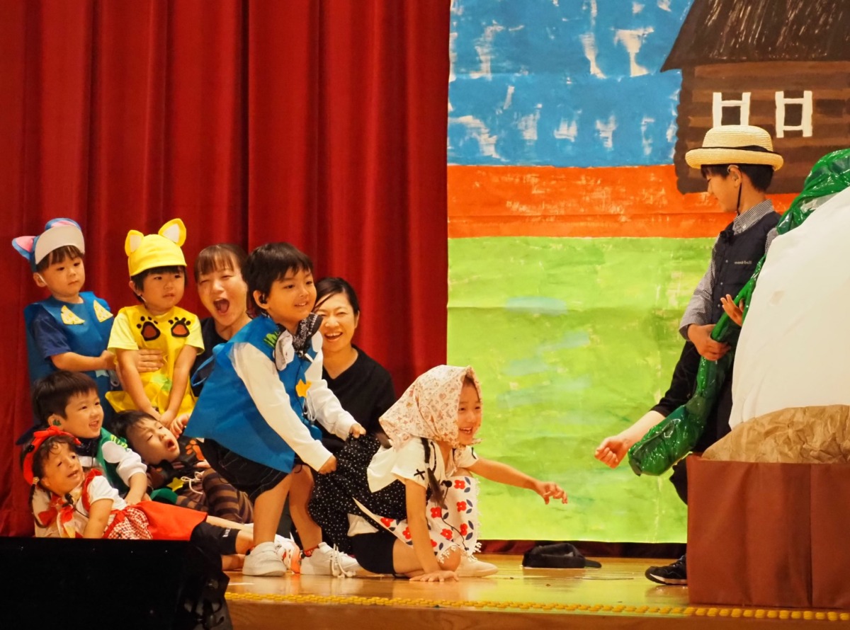 幼稚部の劇の写真