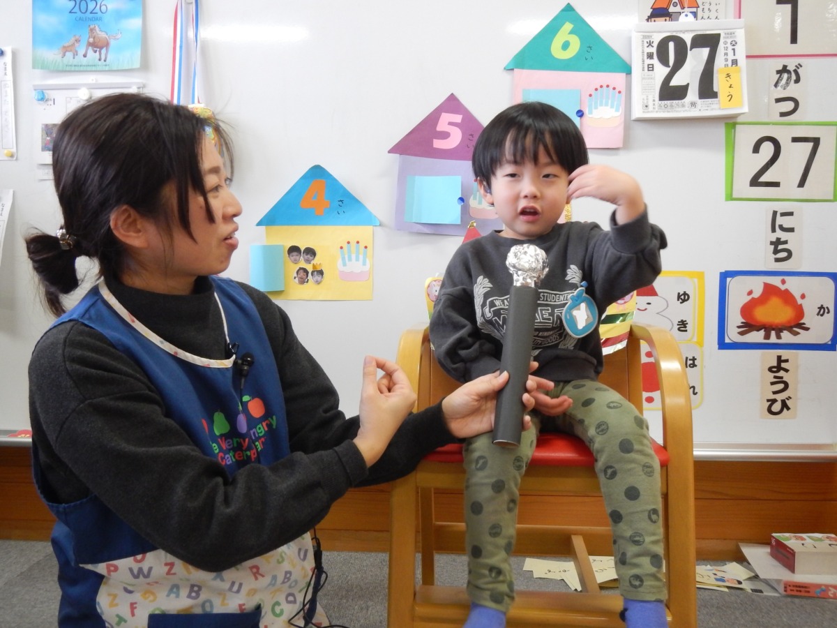 誕生会インタビューの場面の写真