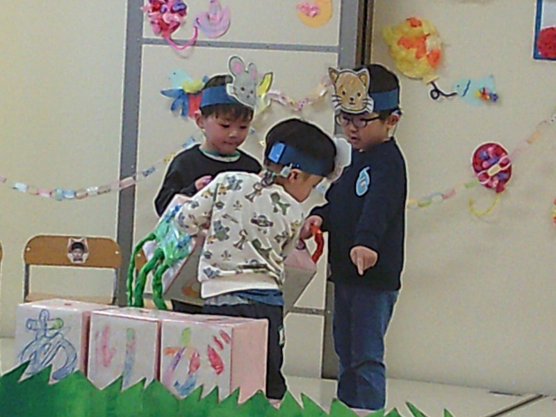 年少児の発表場面の写真