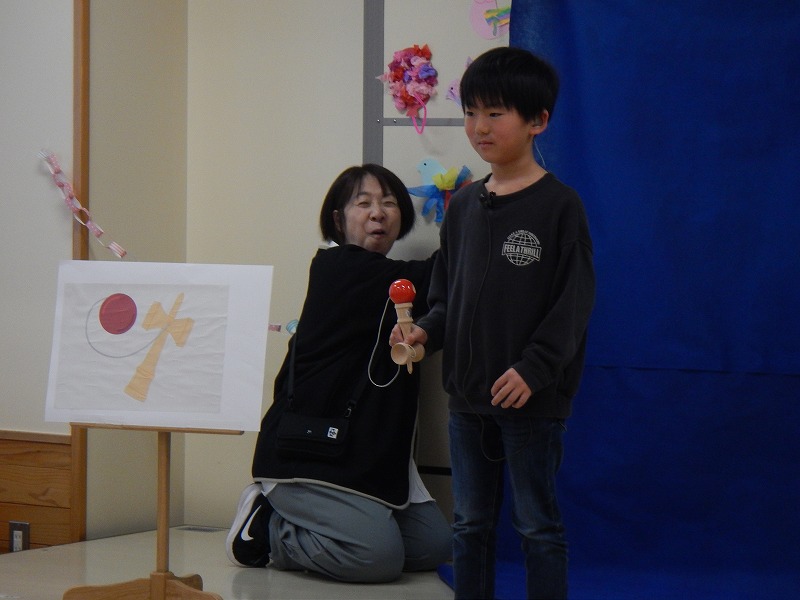 年長児の発表場面の写真