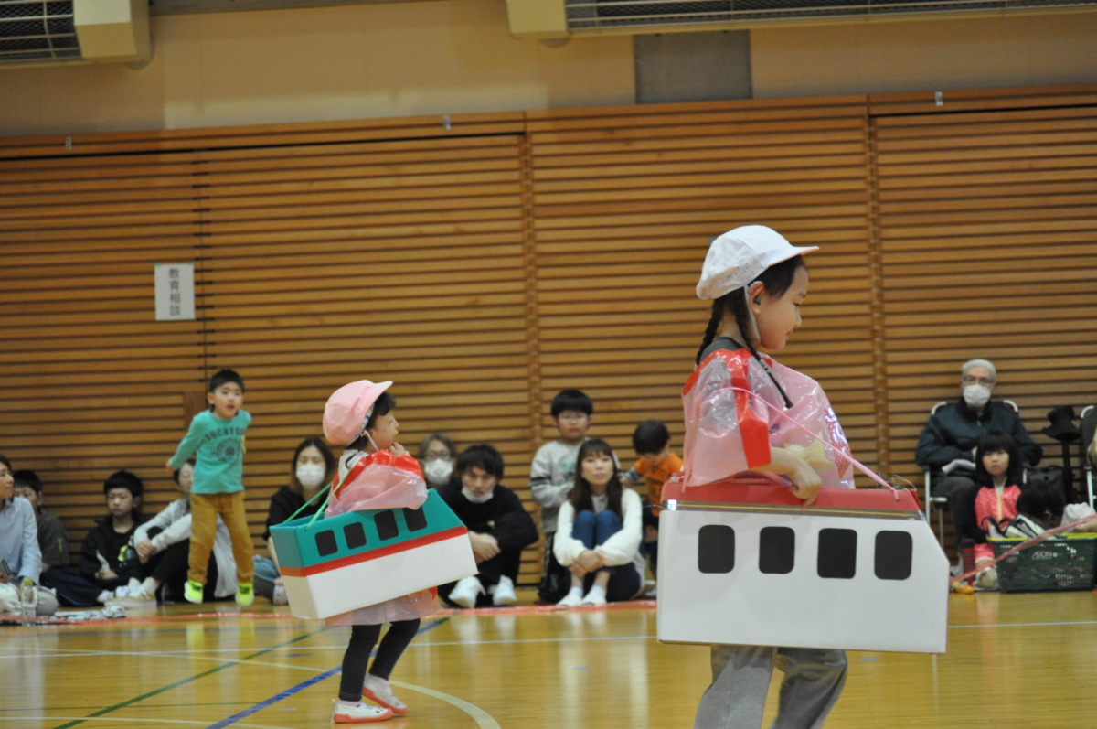 令和7年度の運動会（幼稚部）の写真
