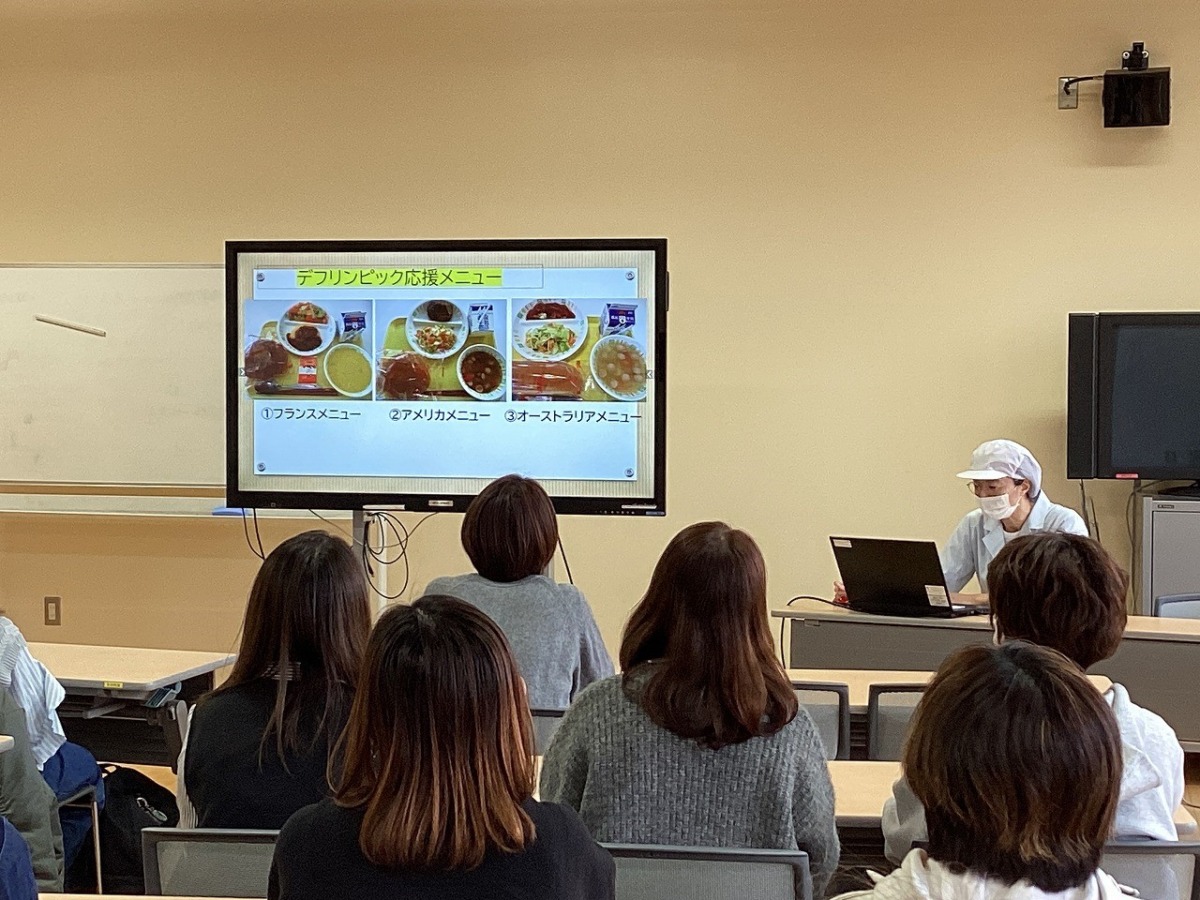 写真:講話の様子