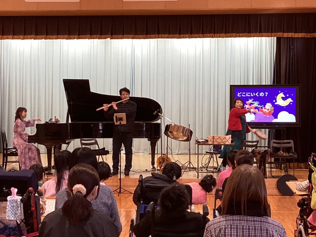 フルートの演奏