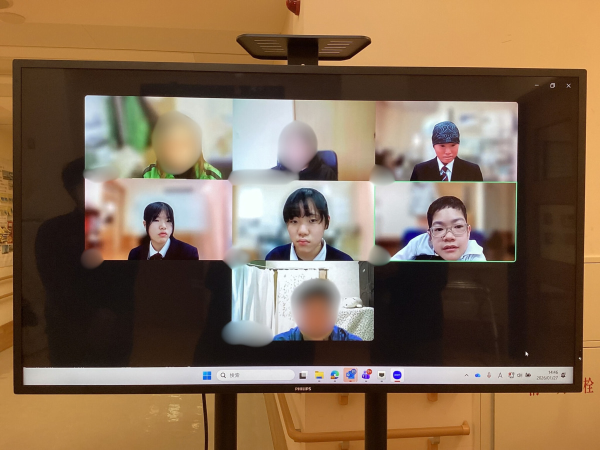 リモート参加者の様子
中央下の参加者は本校卒業生