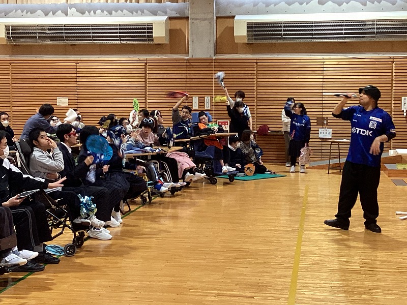 ライブで盛り上がる様子