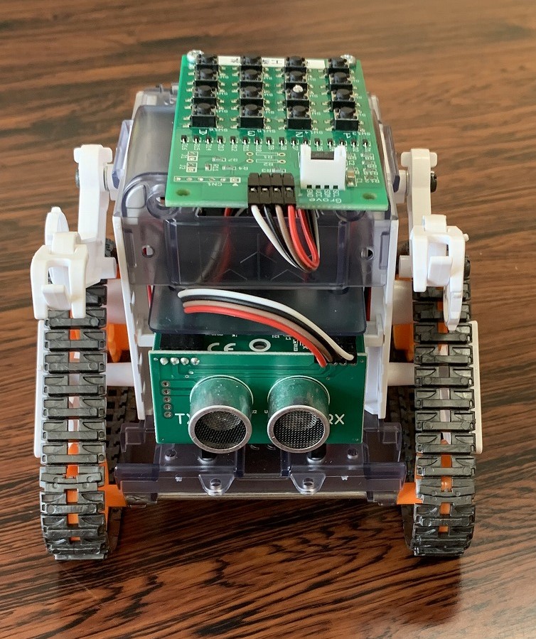 写真：車型ロボットのおもちゃ1