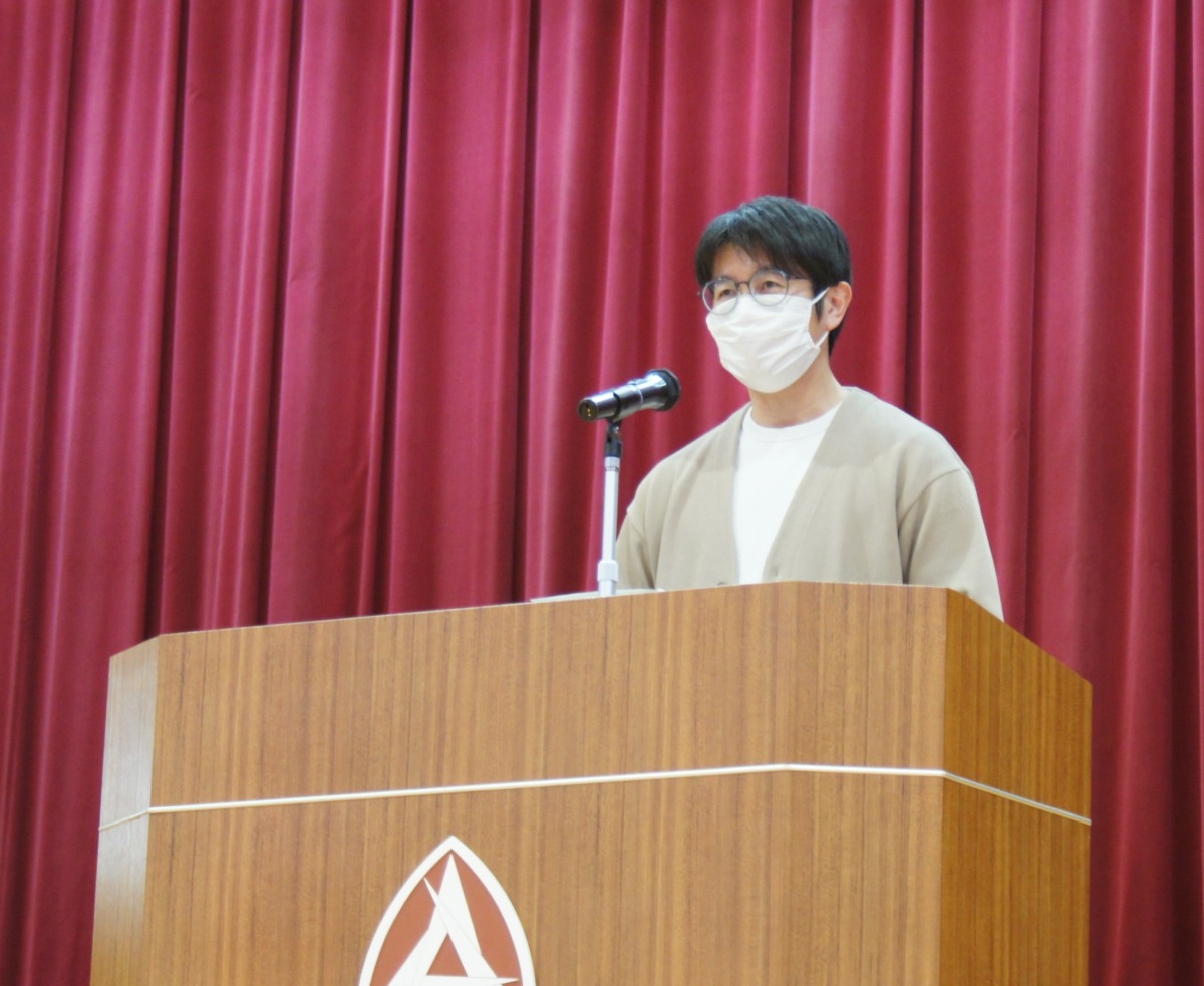 佐藤智一さんの弁論の様子
