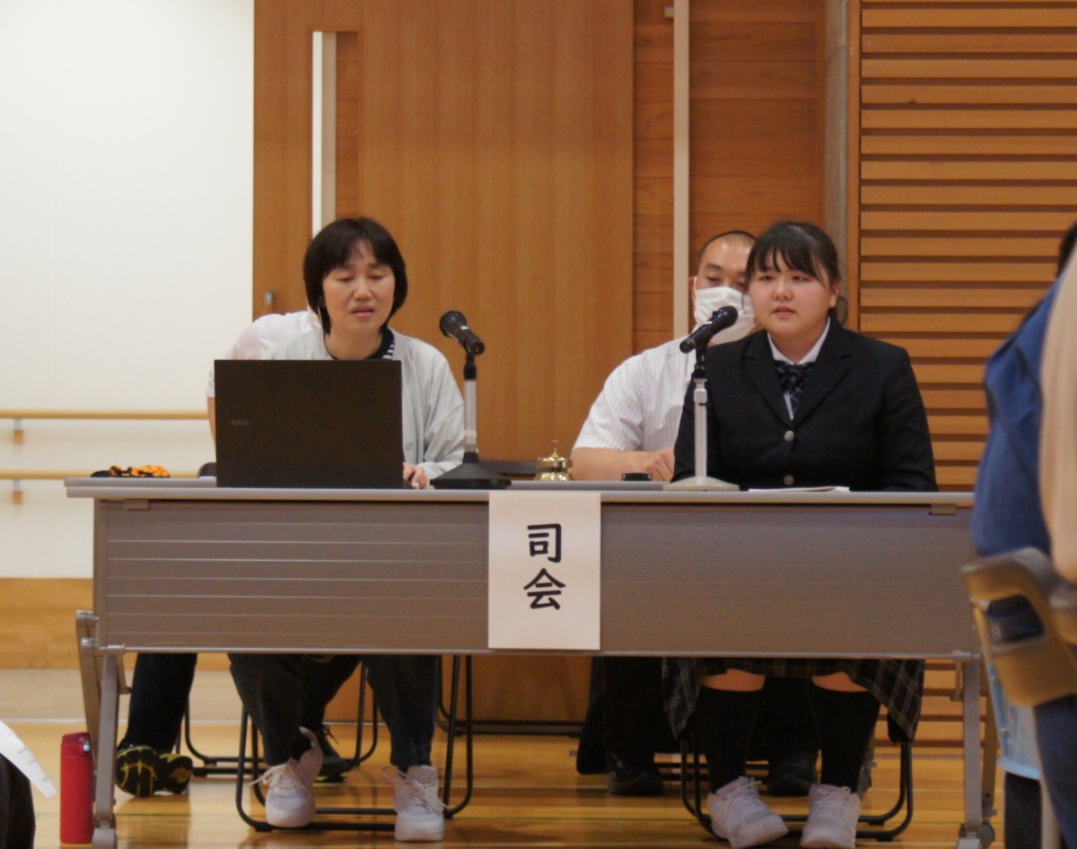 司会進行を務めた生徒会役員
