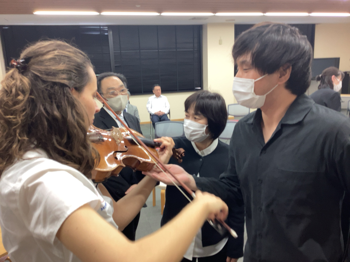 ヴァイオリンとヴィオラの音の違いを確認