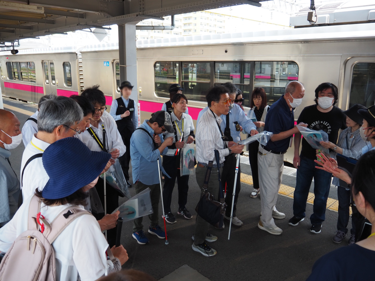 ホームで電車乗降の流れについて確認
