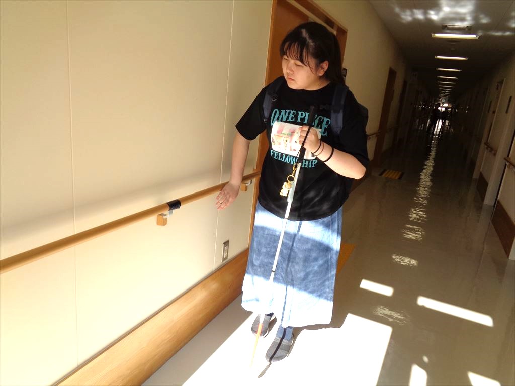 非常口手前2mの鈴