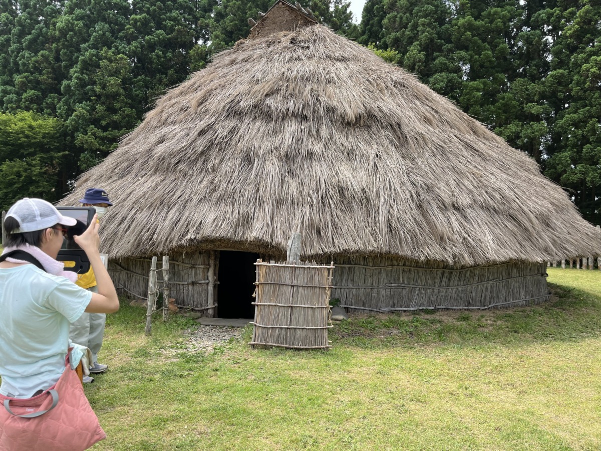この竪穴住居には10人くらいで住んでいたようです