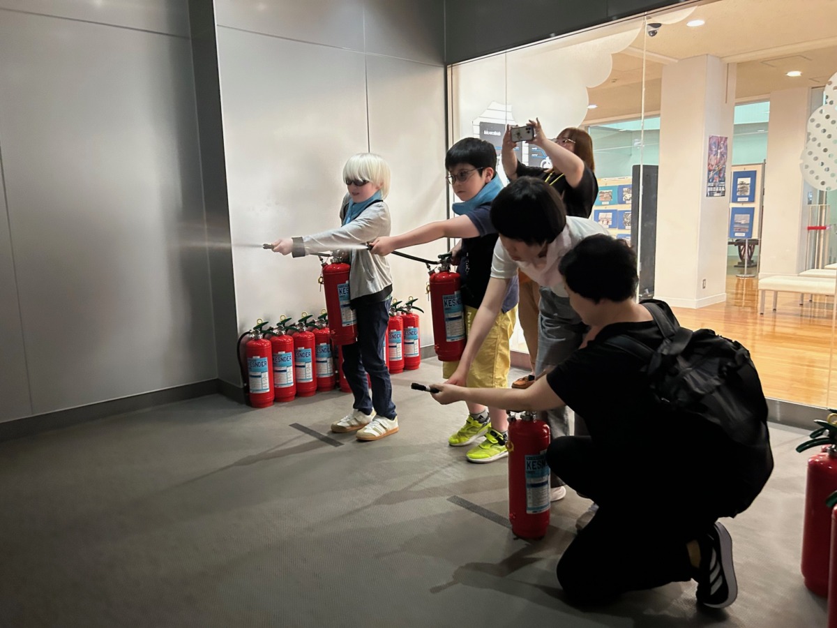 「ピン、ホース、レバー」の順番で準備し、落ち着いて消火!