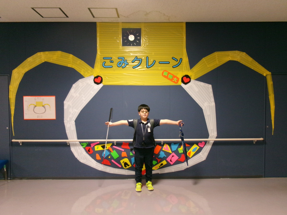 ごみクレーンの展示の前に立ってみると、収集車1台分のごみが掴めるクレーンの大きさがよく分かりました