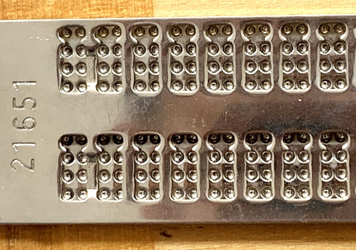 写真２　８点式点字盤