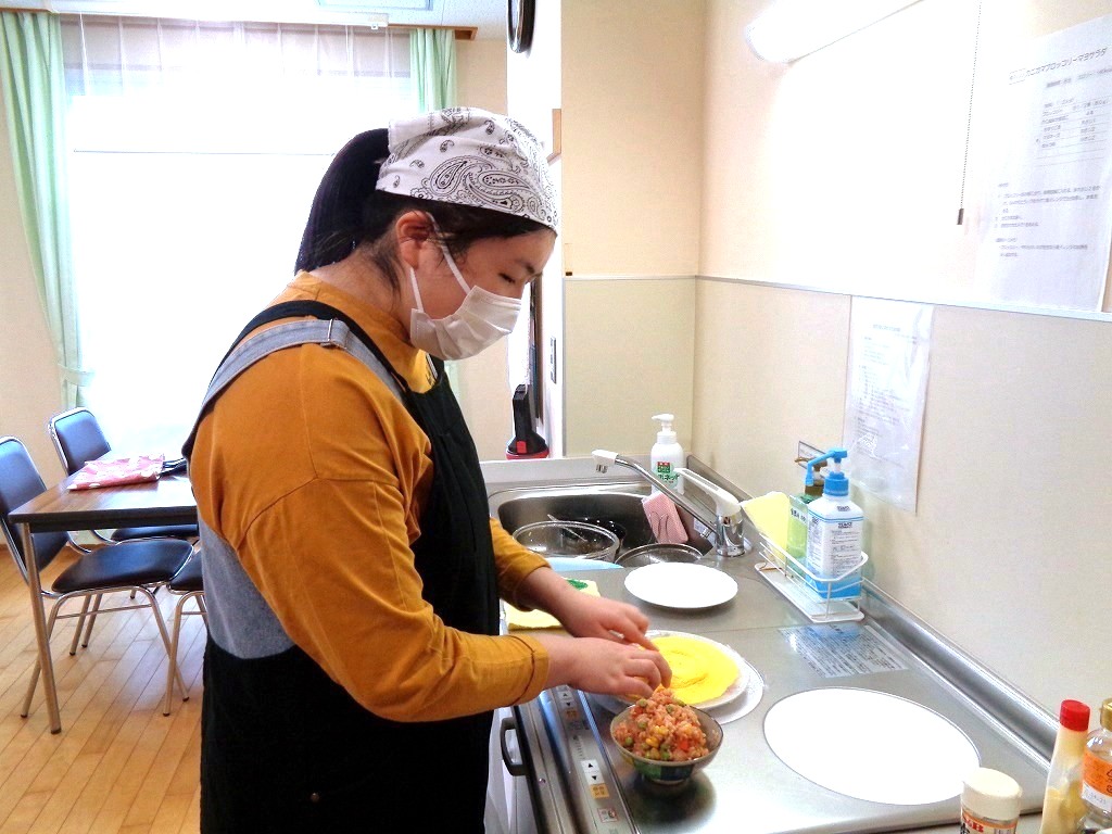 「薄焼き卵、しっかり固まっているかな？」