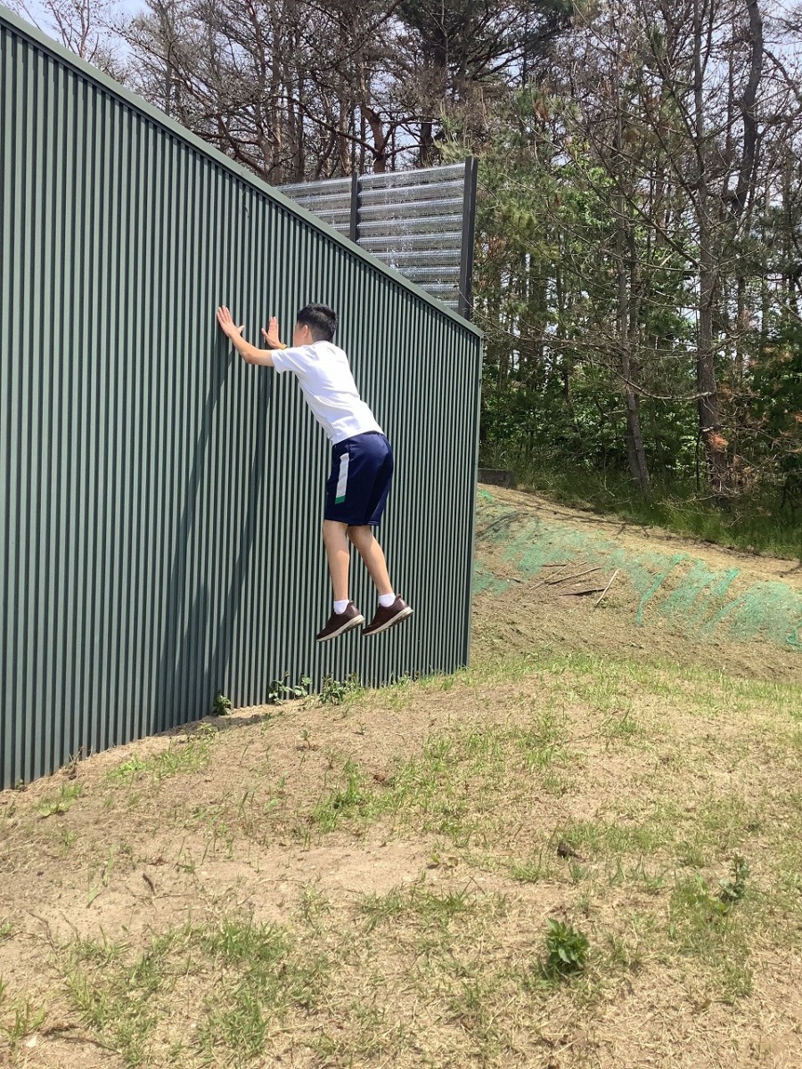 優秀賞「跳んだ時のかげ」