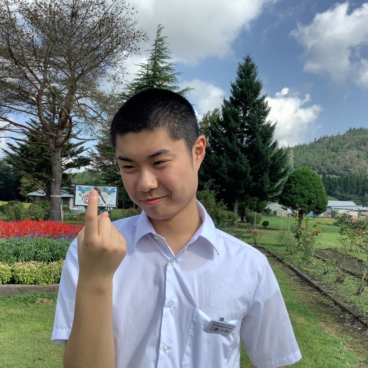 佳作「とんぼを見て楽しくなる友達」